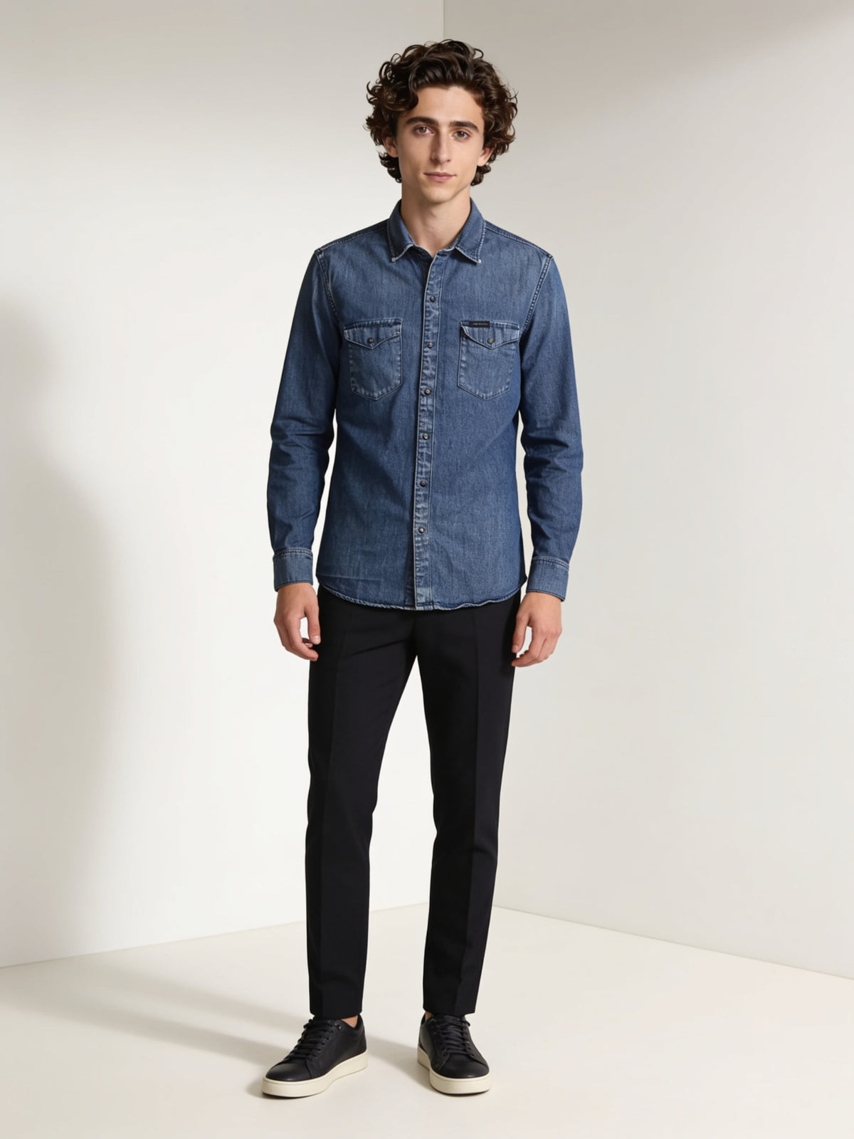 Koszula męska Calvin Klein Jeans dżinsowa niebieska slim fit roz. M – widok tyłu | vntg.studio™