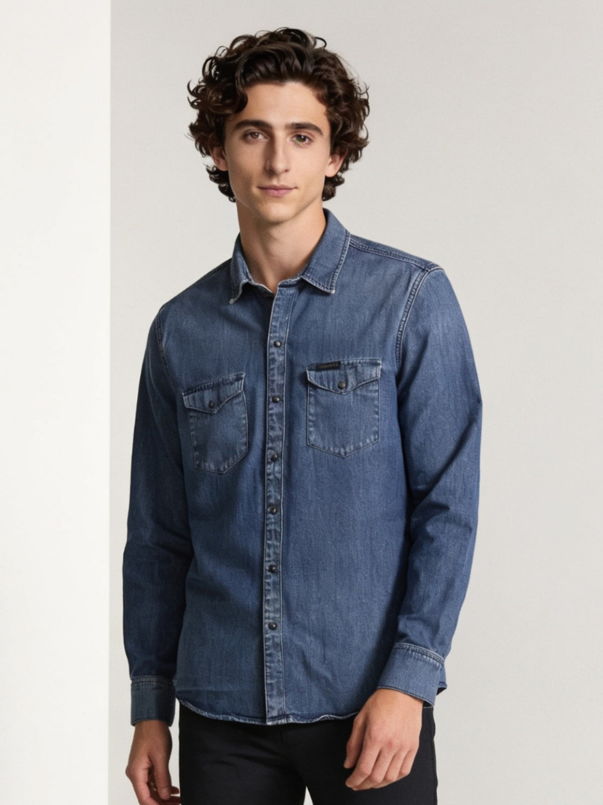 Koszula męska Calvin Klein Jeans dżinsowa niebieska slim fit roz. M – widok frontu | vntg.studio™