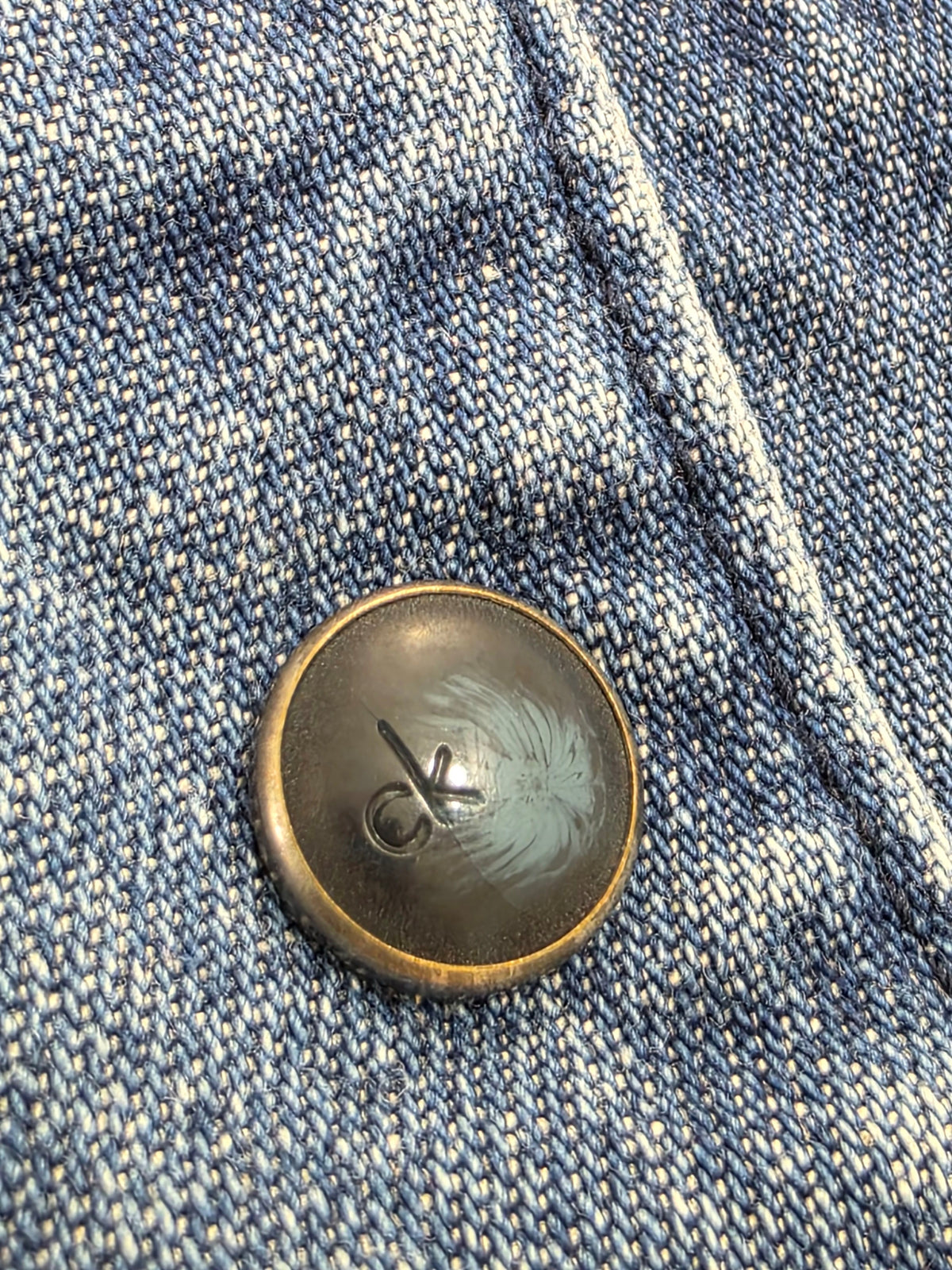 Koszula męska Calvin Klein Jeans dżinsowa niebieska slim fit roz. M – detal 5 | vntg.studio™