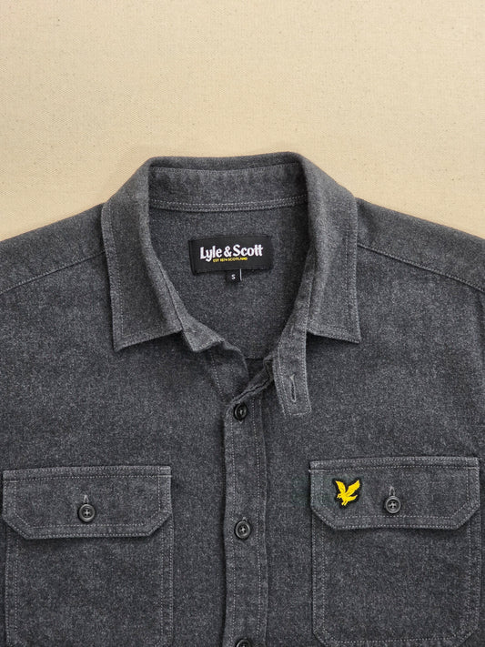 Koszula męska Lyle & Scott Flannel Shirt ciemnografitowa flanela roz. S – widok tyłu | vntg.studio™