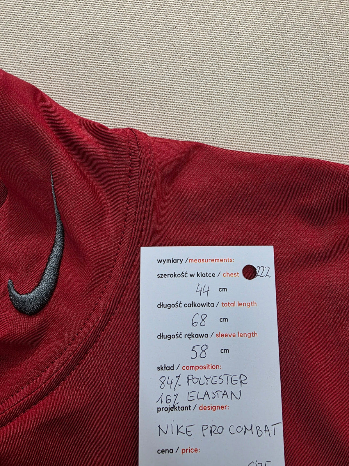 Koszulka męska Nike Pro Combat termoaktywna czerwona golf roz. L – detal 3 | vntg.studio™