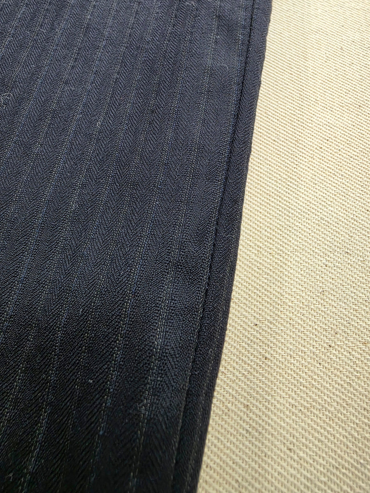 Spodnie garniturowe Cerruti 1881 wełniane w prążki (pinstripe) granatowe vintage 52 / L