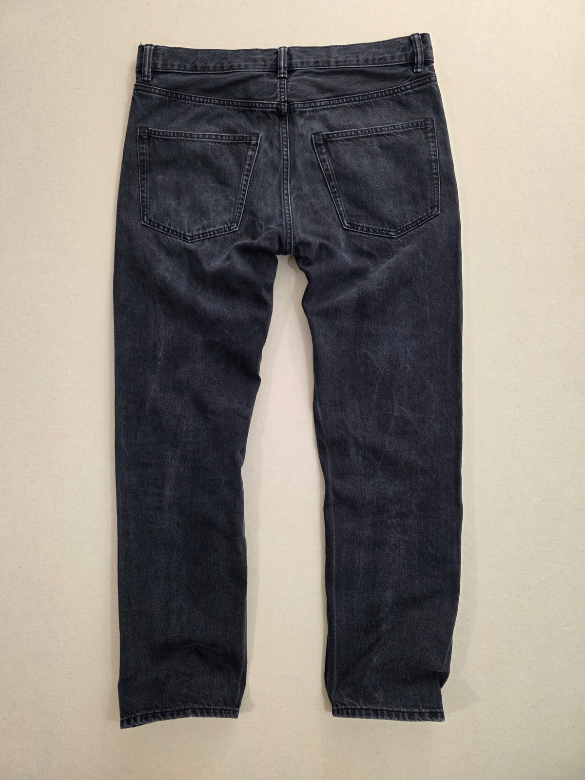 Spodnie jeansowe Arket Coast czarne wycierane roz. 32/32