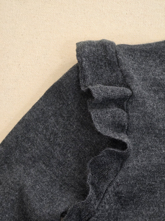 Sweter damski Bellamy z wełny merynosa z falbanami grafitowy roz. S – detal 3 | vntg.studio™