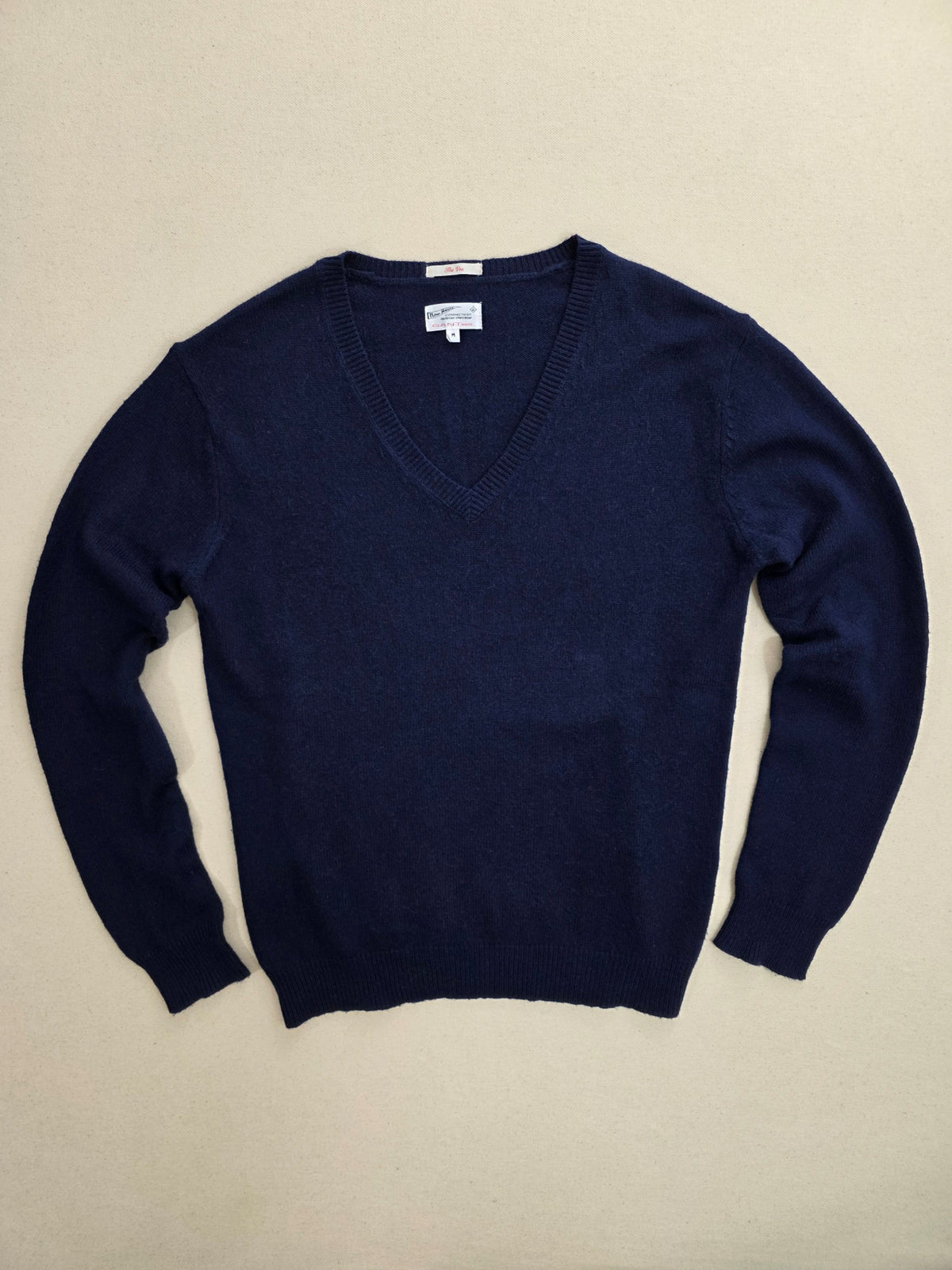 Sweter unisex Gant Rugger wełniany z alpaką granatowy serek roz. M – widok tyłu | vntg.studio™