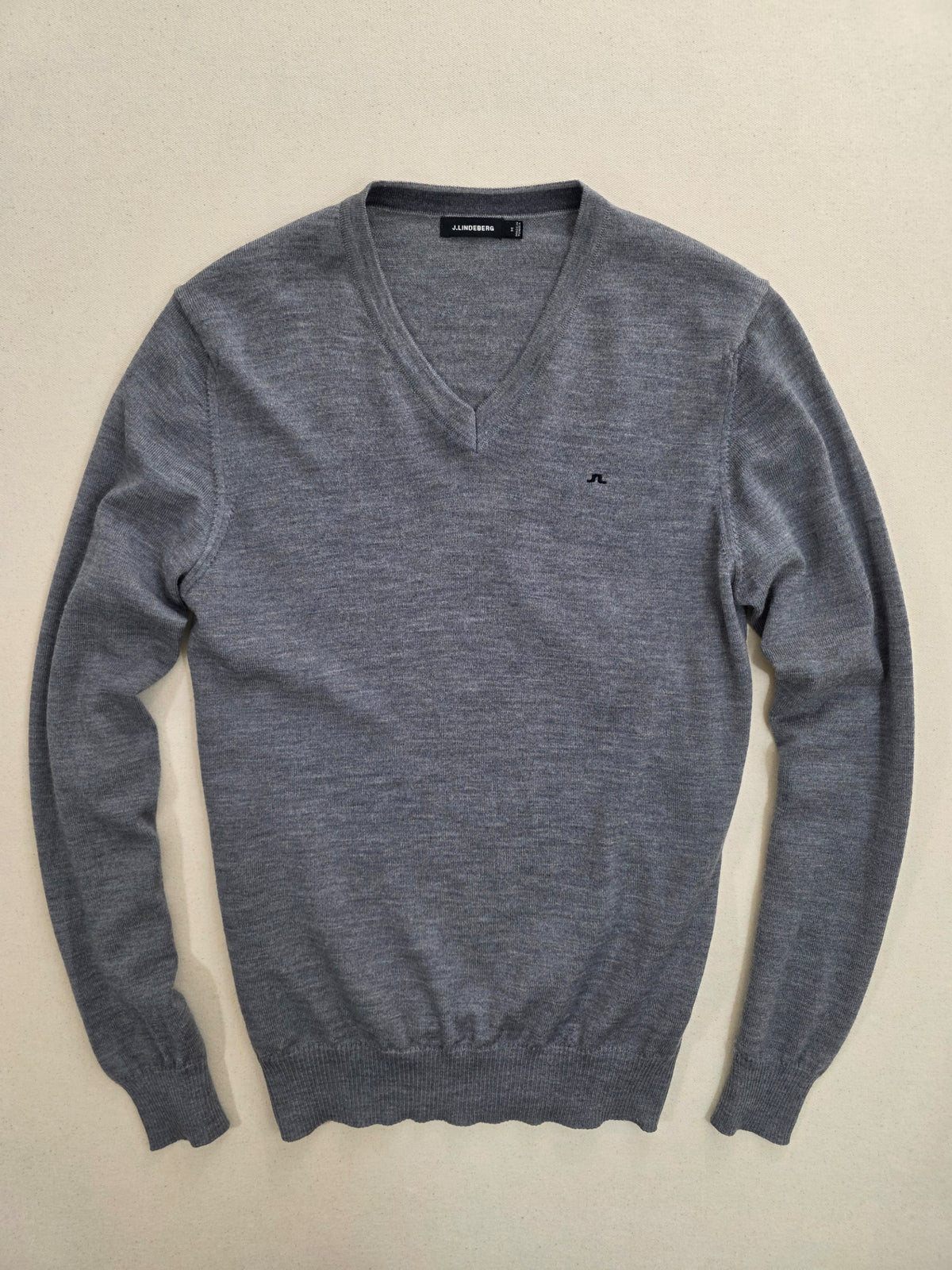 Sweter męski J.Lindeberg Lymann True Merino Knit szary dekolt V-neck roz. M