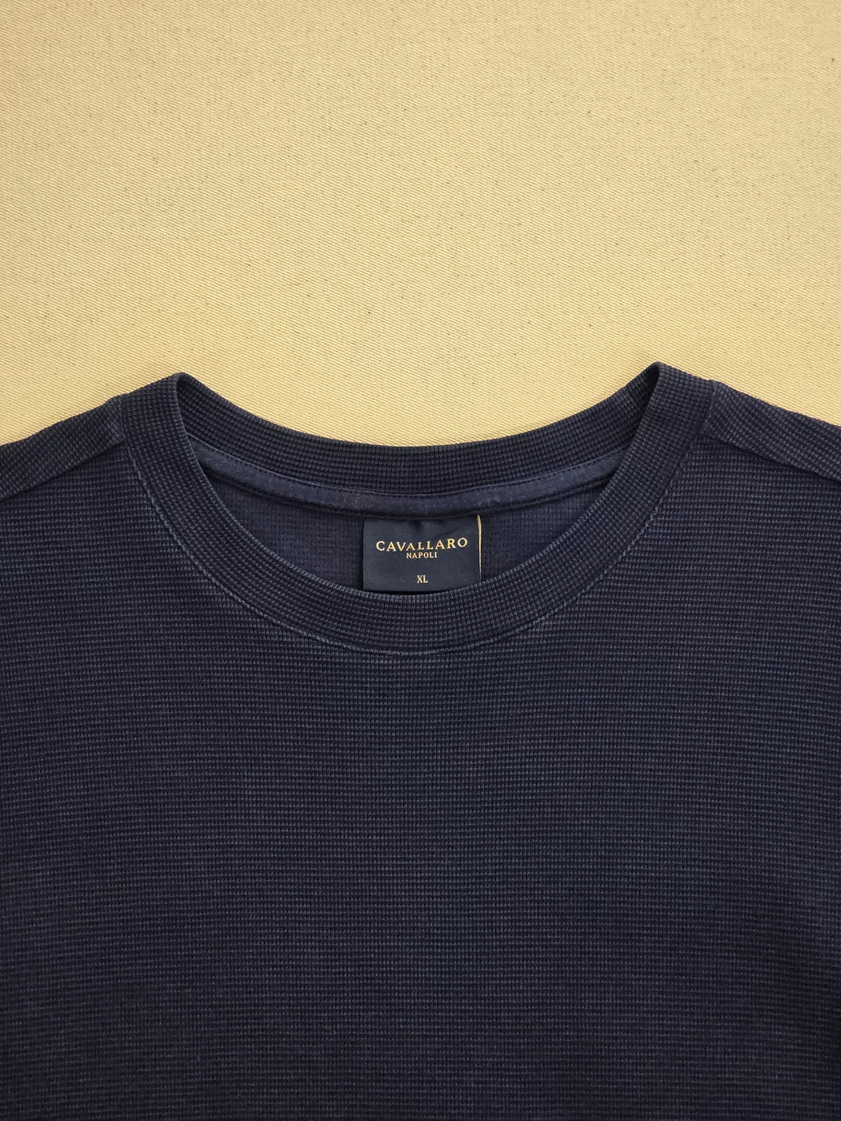 T-shirt męski Cavallaro Napoli Corato Tee strukturalny granatowy roz. XL – detal 1 | vntg.studio™