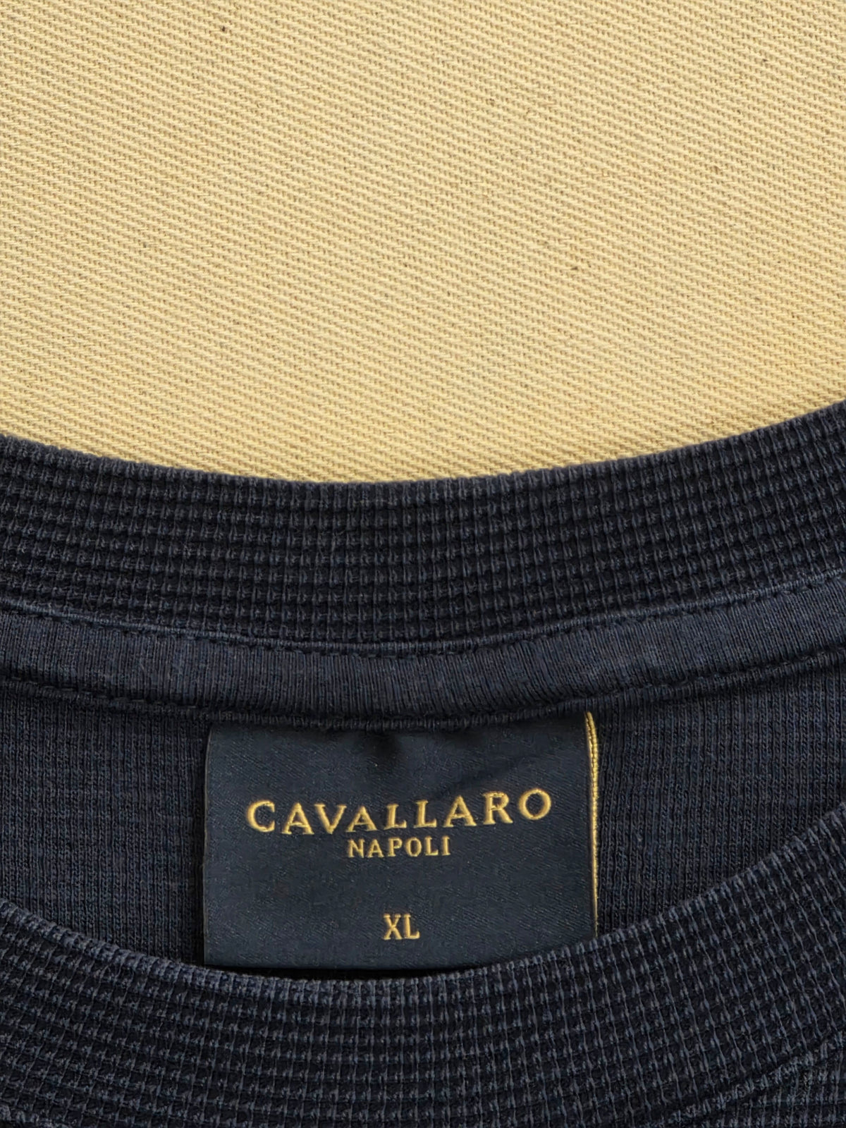 T-shirt męski Cavallaro Napoli Corato Tee strukturalny granatowy roz. XL – detal 2 | vntg.studio™