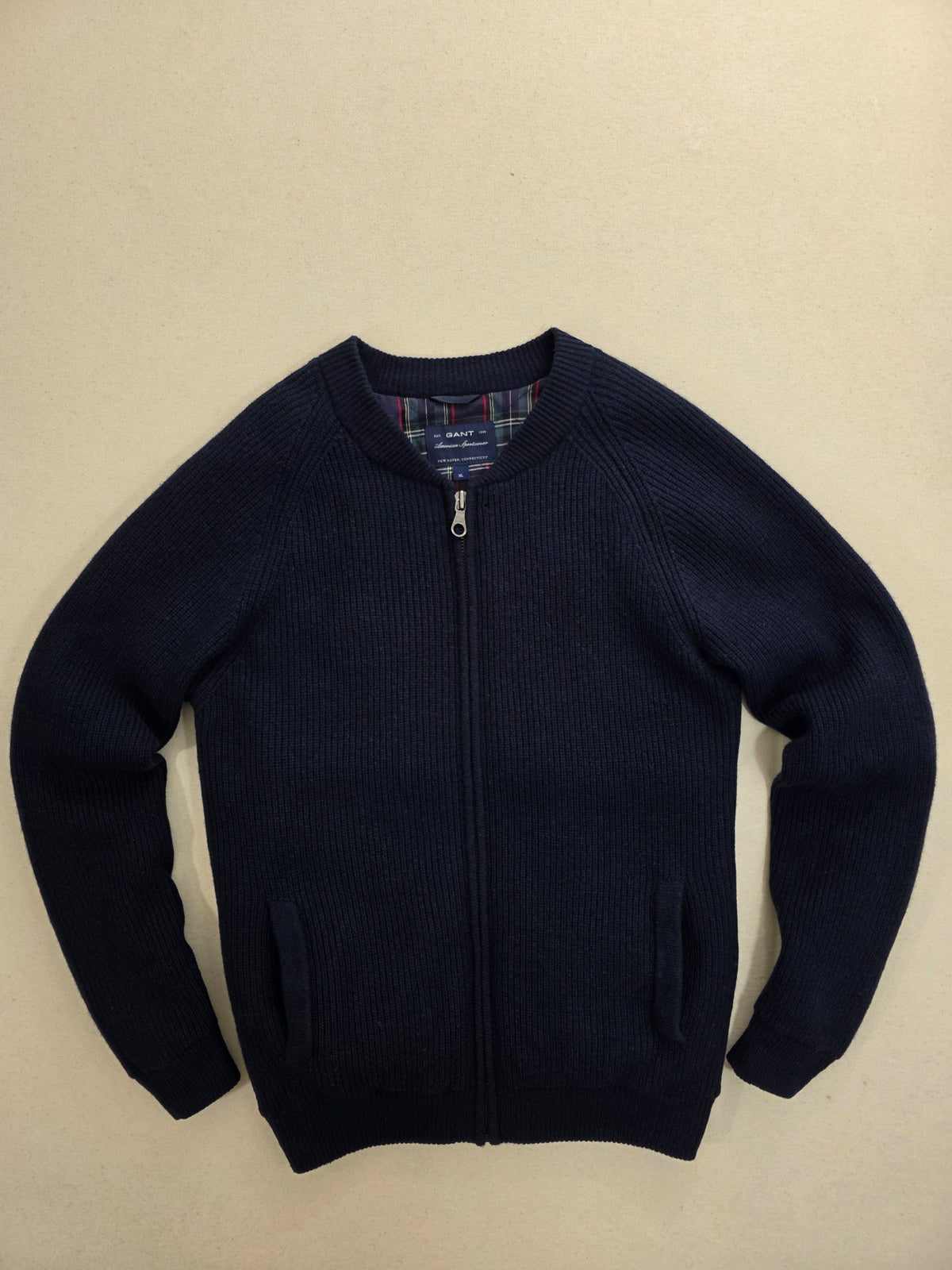 Cardigan męski Gant wełniany z pikowaną podszewką granatowy roz. XL – widok tyłu | vntg.studio™