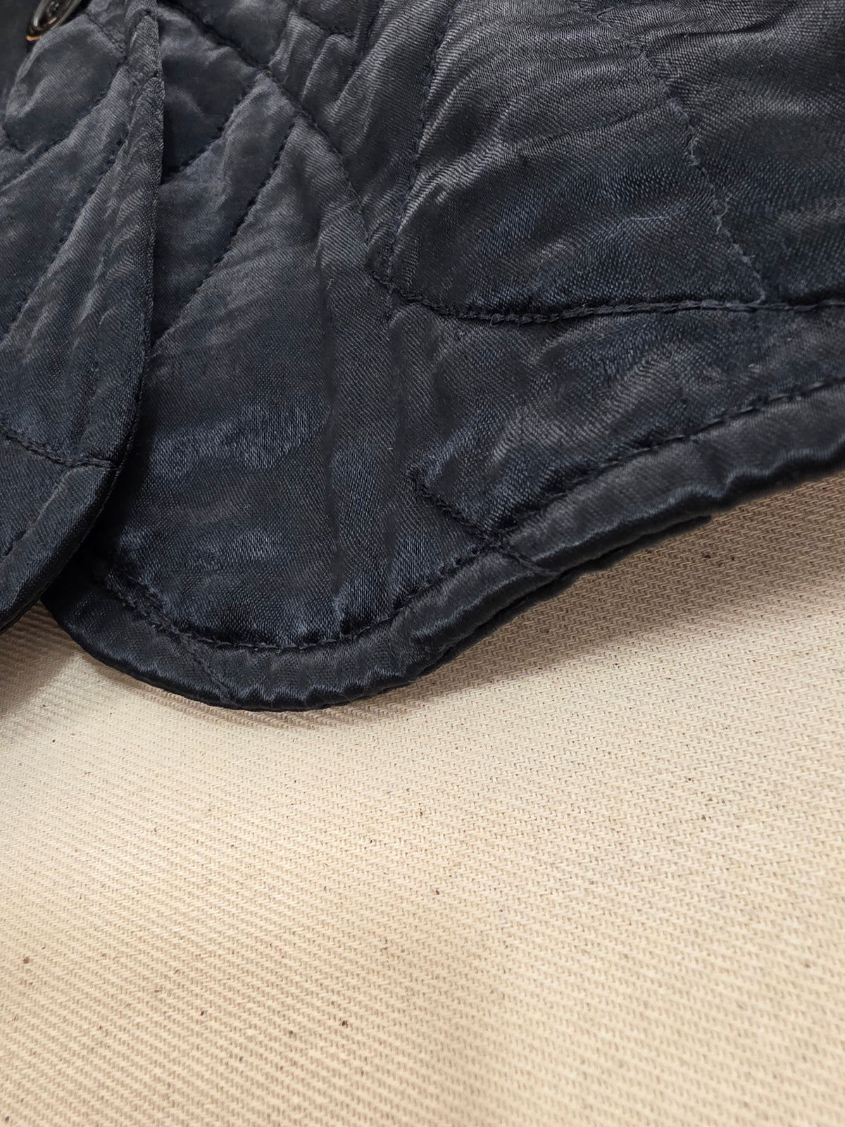 Armani Jeans Czarna Pikowana Kurtka Żakiet Wiskoza Made in Italy Rozmiar S