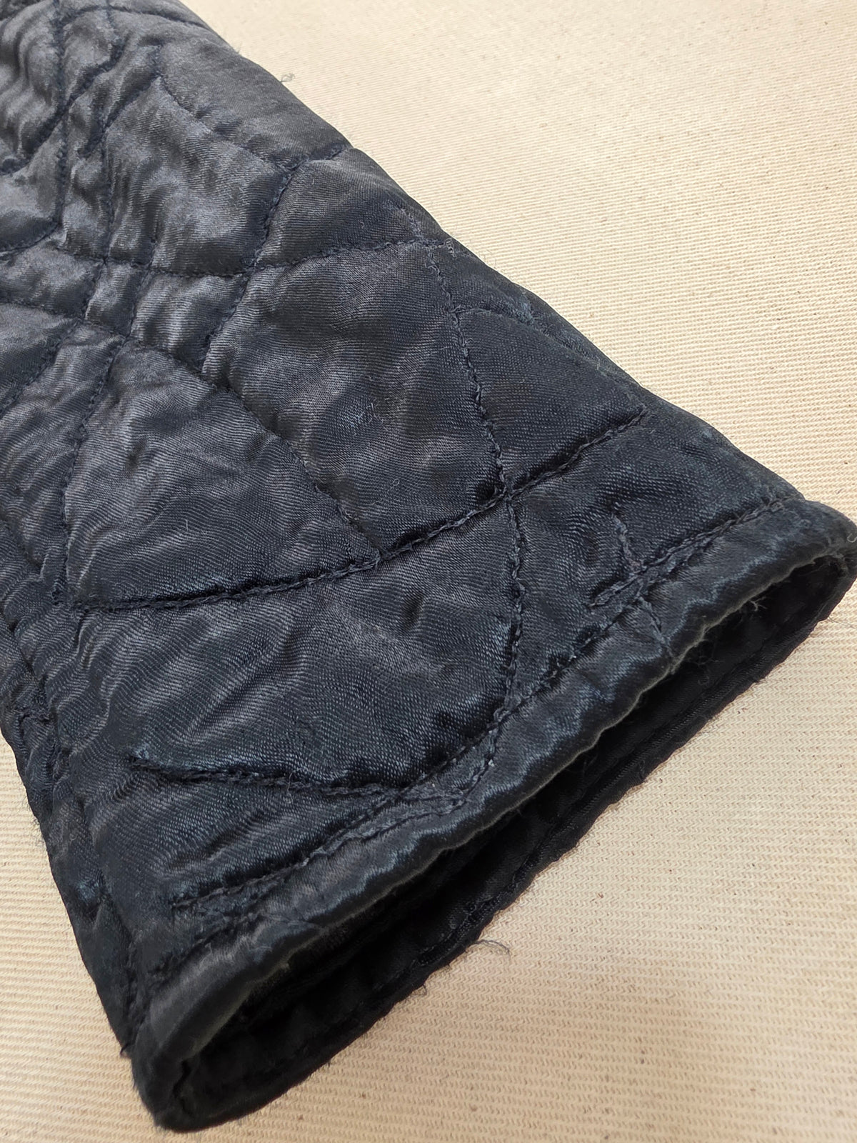 Armani Jeans Czarna Pikowana Kurtka Żakiet Wiskoza Made in Italy Rozmiar S