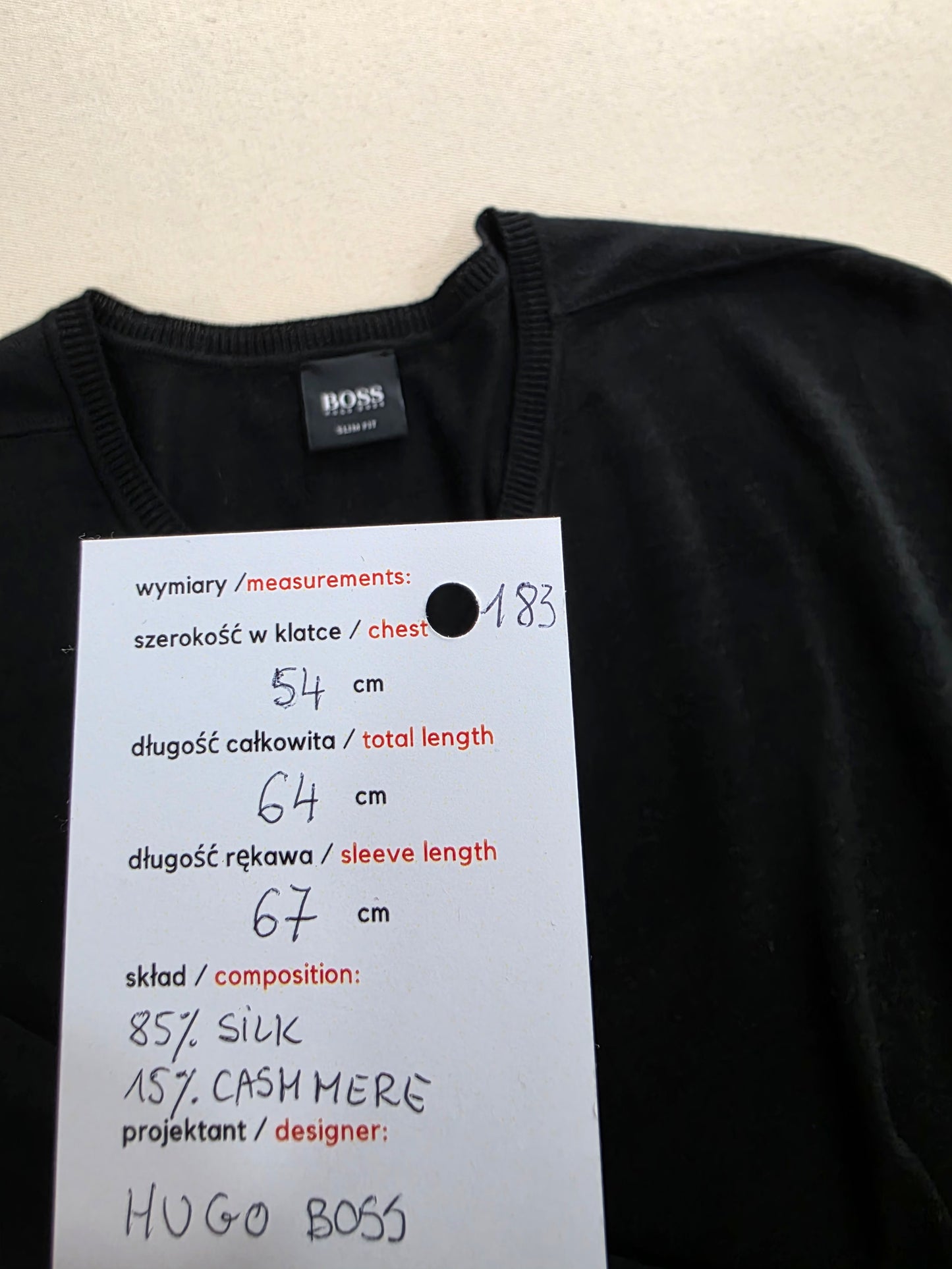 Hugo Boss czarny sweter v-neck 85% jedwab 15% kaszmir slim fit rozm. L