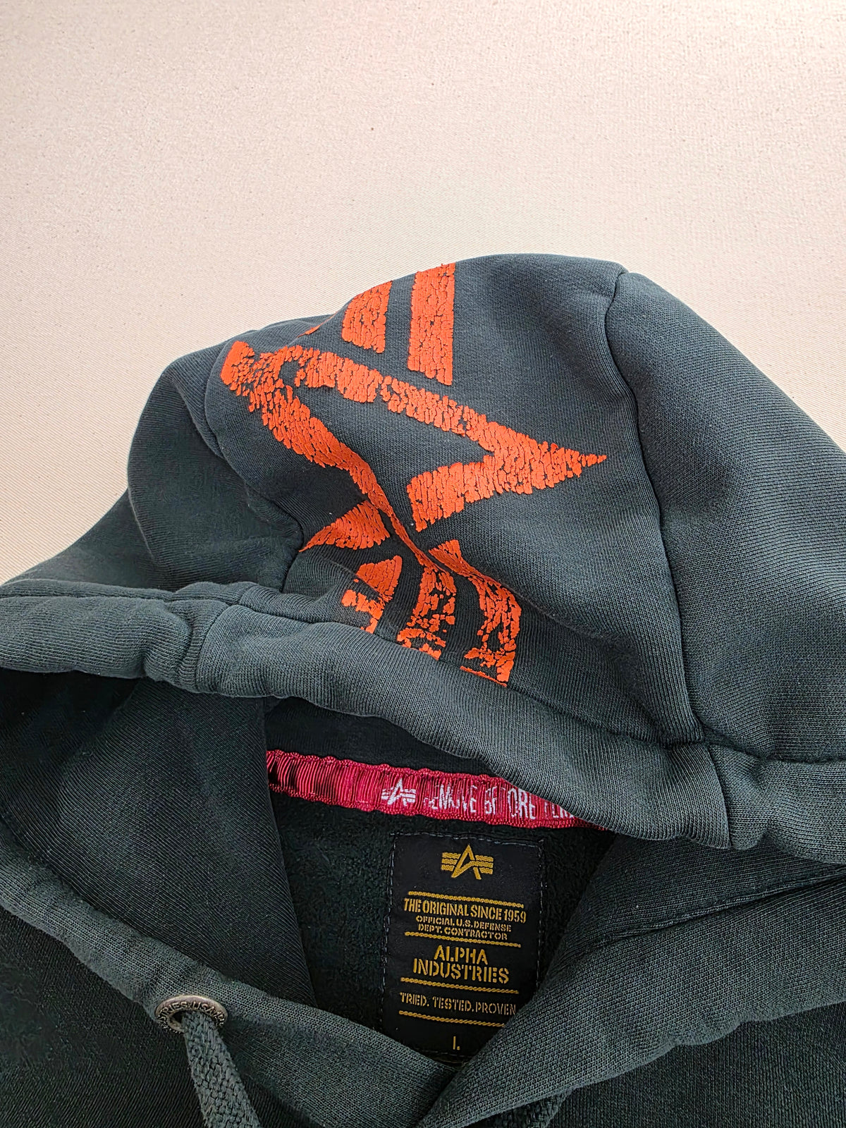 Alpha Industries Bluza z Kapturem Hoodie Pomarańczowe Akcenty Rozmiar L