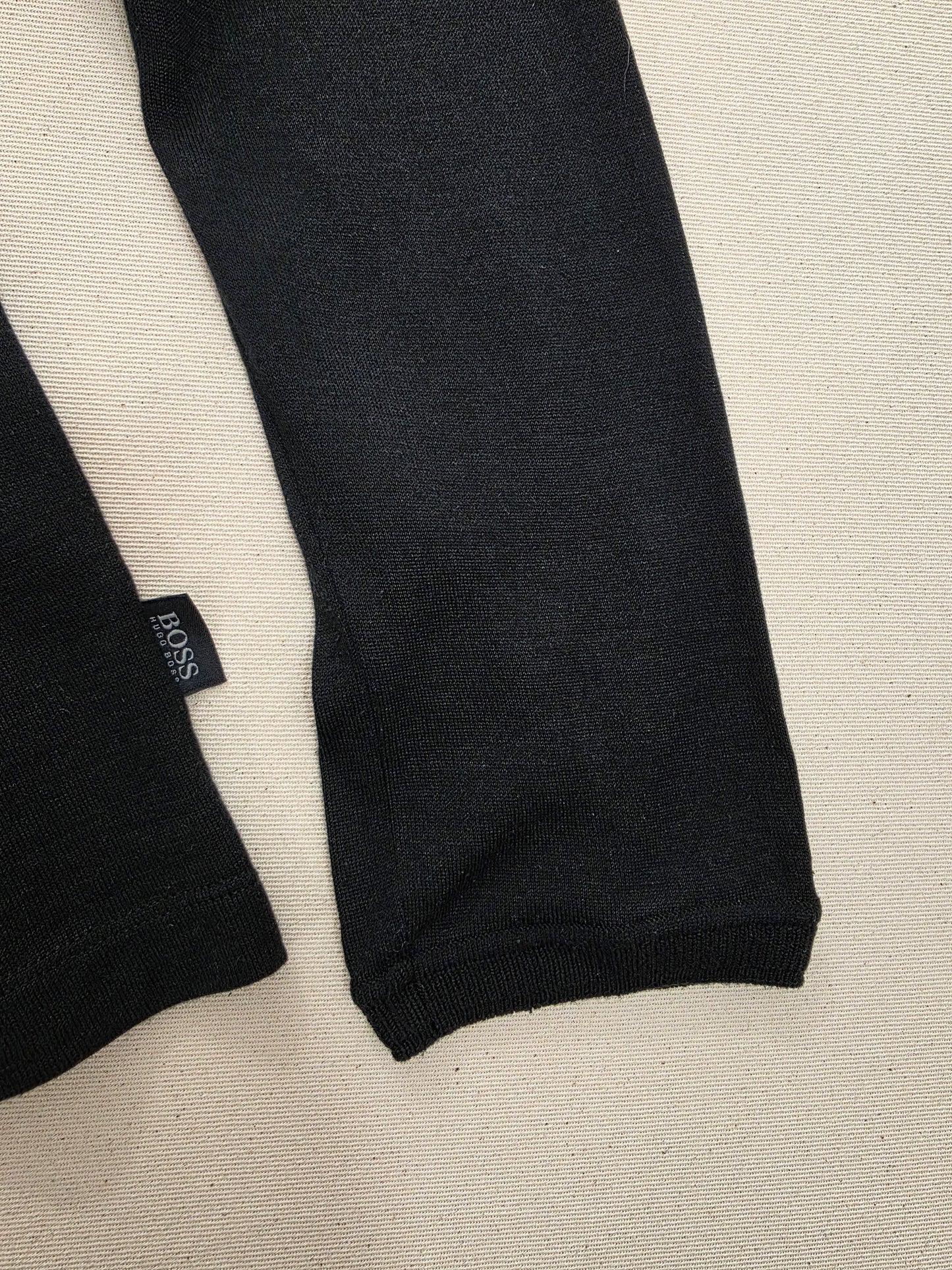 Hugo Boss czarny sweter v-neck 85% jedwab 15% kaszmir slim fit rozm. L