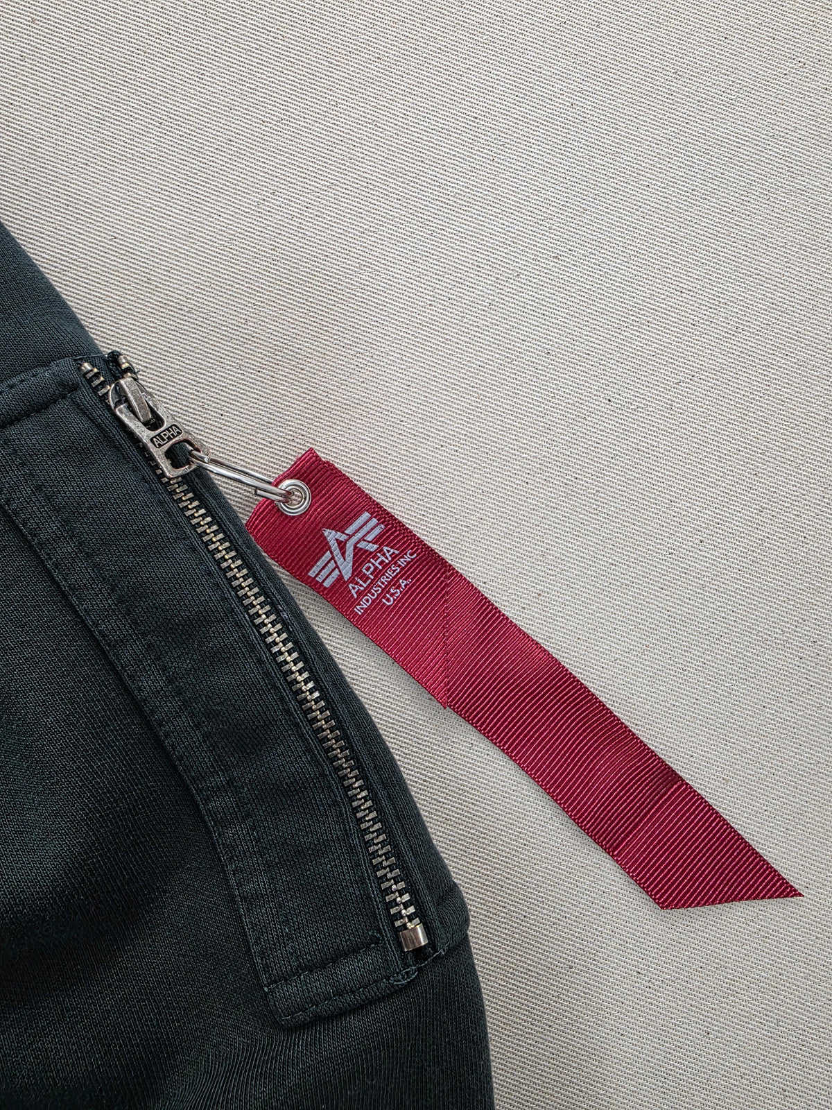 Alpha Industries Bluza z Kapturem Hoodie Pomarańczowe Akcenty Rozmiar L