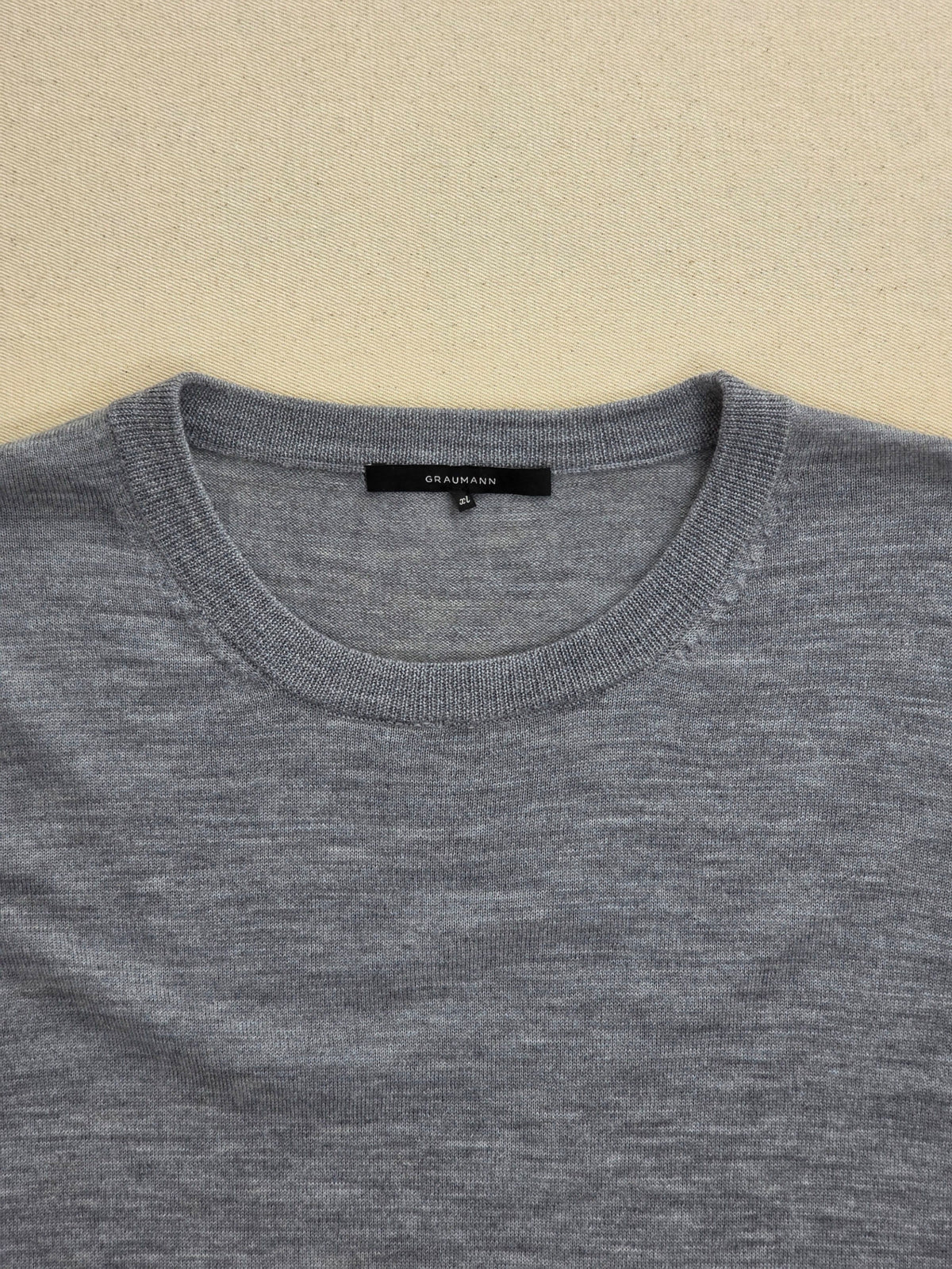 Sweter damski Graumann z wełny merynosa szary melanż roz. XL – detal 1 | vntg.studio™
